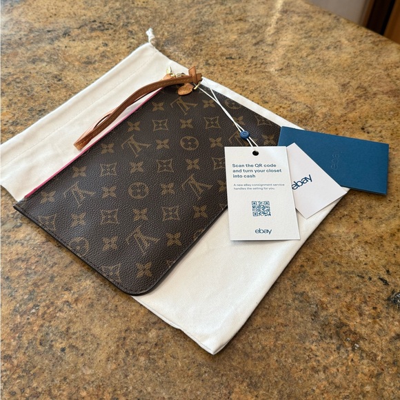 Louis Vuitton Neverfull Pouch clutch wristlet Pivoine Pink Interior - Picture 1 of 9